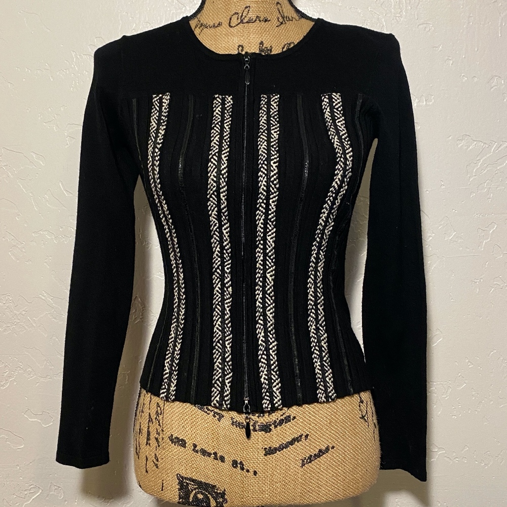 Antonio Makali fitted sweater blouse, size small.